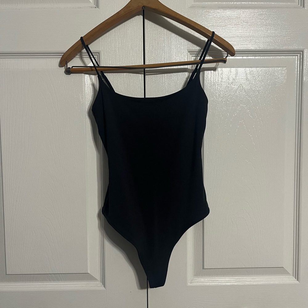 Aritzia Babaton Contour Cami Bodysuit